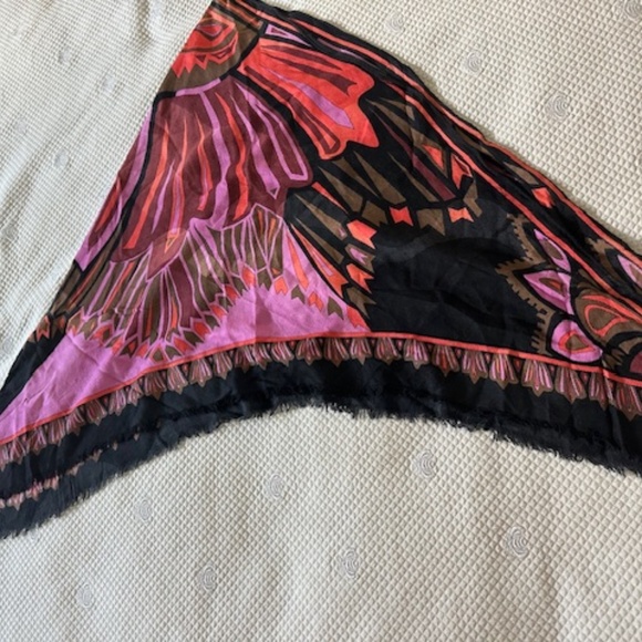 Emilio Pucci Large Triangle Scarf Multi-colored Vibrant Print - Picture 5 of 6